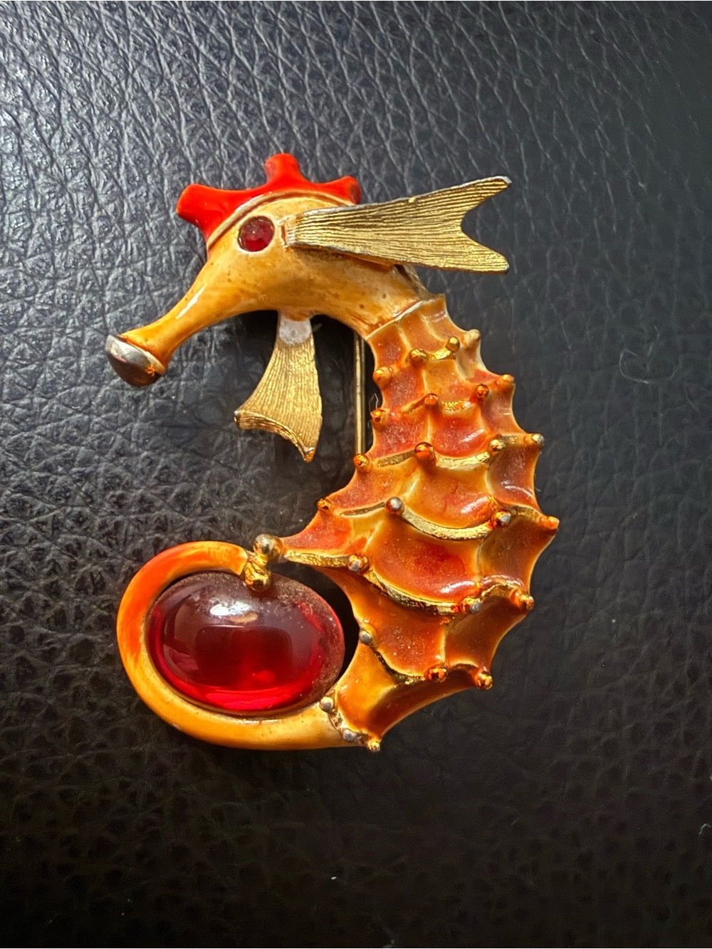 Vintage Louis Giusti LG Seahorse Brooch Red Cabochon